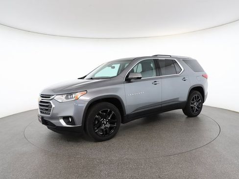 Used 2018 Chevrolet Traverse LT image 3