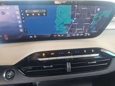 New 2025 Buick Enclave Preferred w/ Power Package image 27