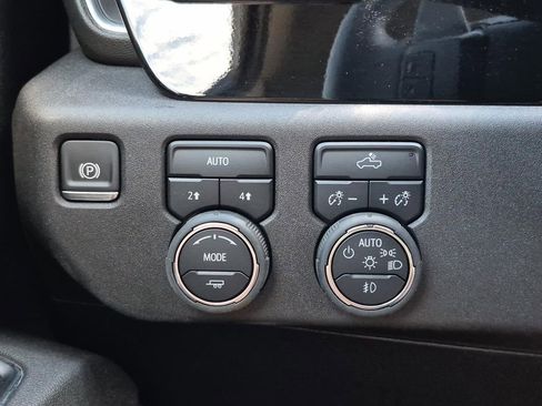Used 2026 Chevrolet Silverado 1500 RST AWD/4WD image 19