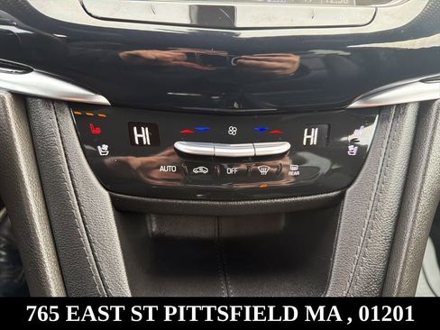 Used 2024 Cadillac XT6 Sport w/ Technology Package image 14