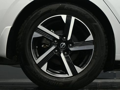 Used 2025 Nissan Sentra SV w/ Trunk Package FWD image 12