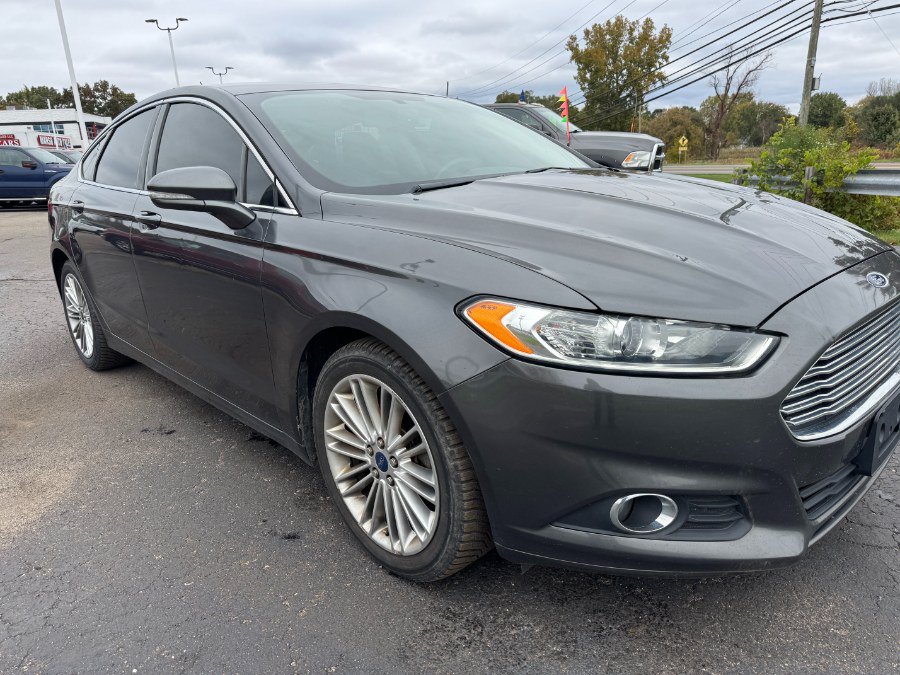 Used 2015 Ford Fusion SE w/ Equipment Group 202A FWD image 12