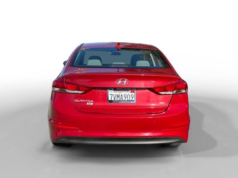 Used 2017 Hyundai Elantra SE image 4