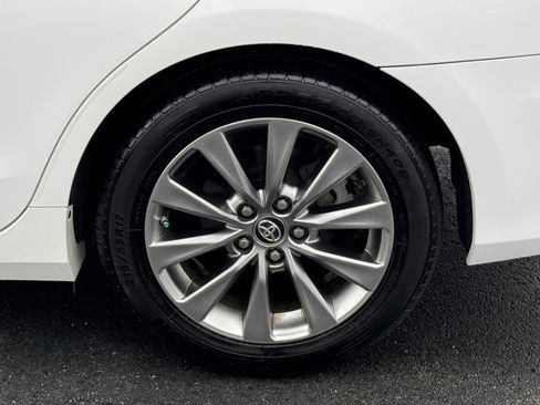 Used 2017 Toyota Camry XLE image 41