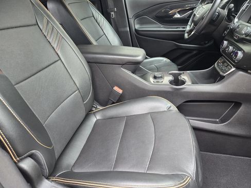 Used 2024 GMC Terrain AT4 AWD/4WD image 9