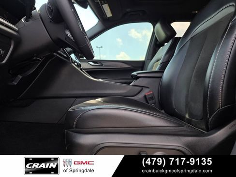Used 2023 Jeep Grand Cherokee L Laredo AWD/4WD image 11