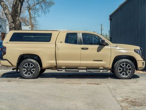 Used 2017 Toyota Tundra SR5 image 7