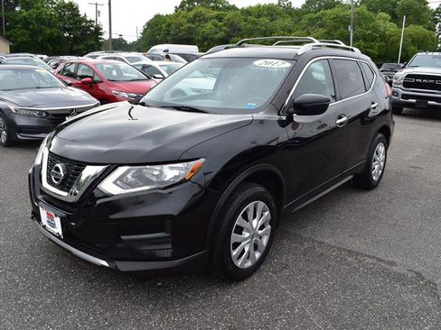 Used 2017 Nissan Rogue S w/ S Appearance Package image 4