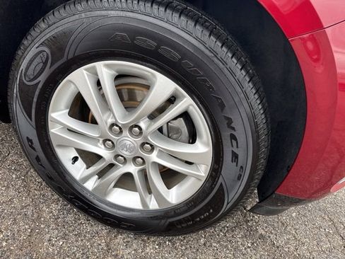 Used 2018 Buick Enclave Essence image 4