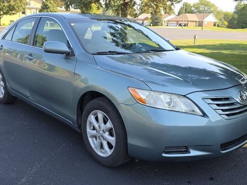 Used 2008 Toyota Camry LE FWD image 1