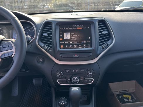 Used 2015 Jeep Cherokee Latitude w/ Comfort/Convenience Group image 30