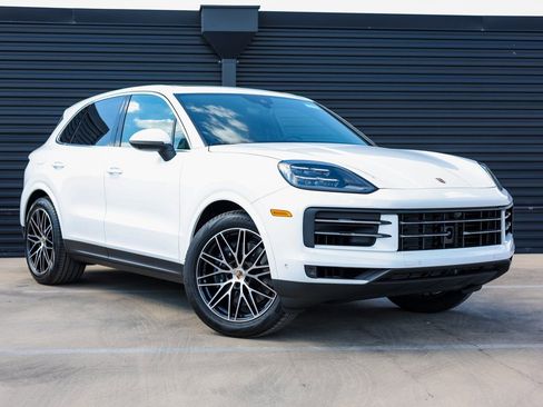 Certified 2026 Porsche Cayenne AWD/4WD image 9