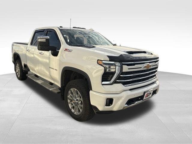 Used 2025 Chevrolet Silverado 3500 LTZ w/ Z71 Chrome Sport Edition AWD/4WD image 3