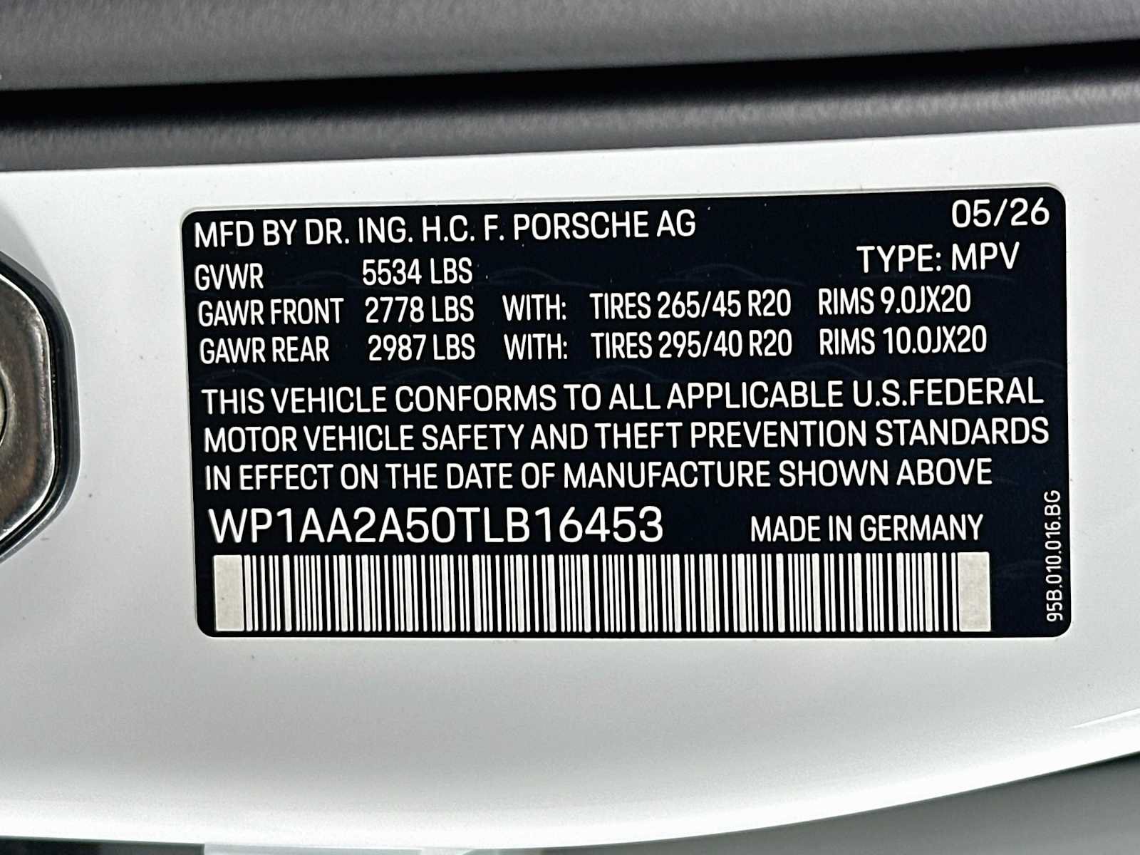 Used 2026 Porsche Macan AWD/4WD image 33