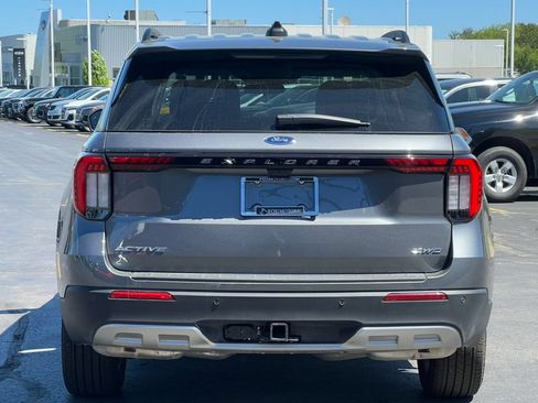 Used 2026 Ford Explorer Active AWD/4WD image 37