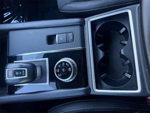 Used 2023 Mitsubishi Outlander ES image 21