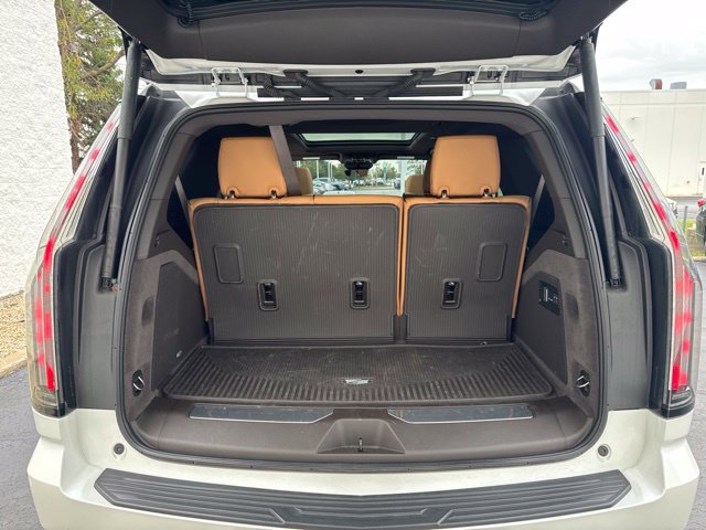 Used 2025 Cadillac Escalade Premium Luxury w/ Touring Package AWD/4WD image 7