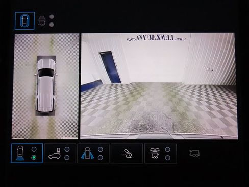 Used 2025 GMC Yukon XL Denali Ultimate AWD/4WD image 21