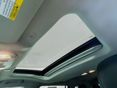 Certified 2025 Toyota Highlander Limited AWD/4WD image 20