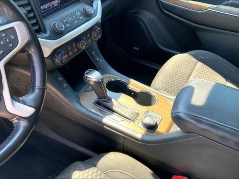 Used 2019 GMC Acadia SLE w/ Driver Alert Package I FWD image 17