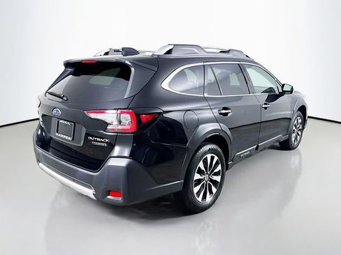 Used 2024 Subaru Outback Touring AWD/4WD image 7