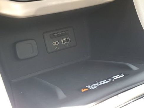 Certified 2023 GMC Acadia Denali w/ Denali Ultimate Package image 33