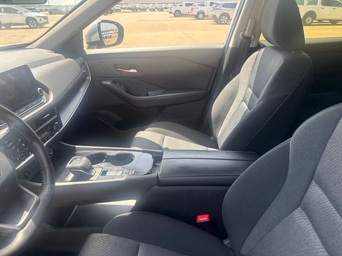 Certified 2025 Nissan Rogue SV FWD image 40