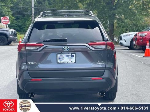 Used 2021 Toyota RAV4 XLE w/ XLE Grade Weather Package AWD/4WD image 7