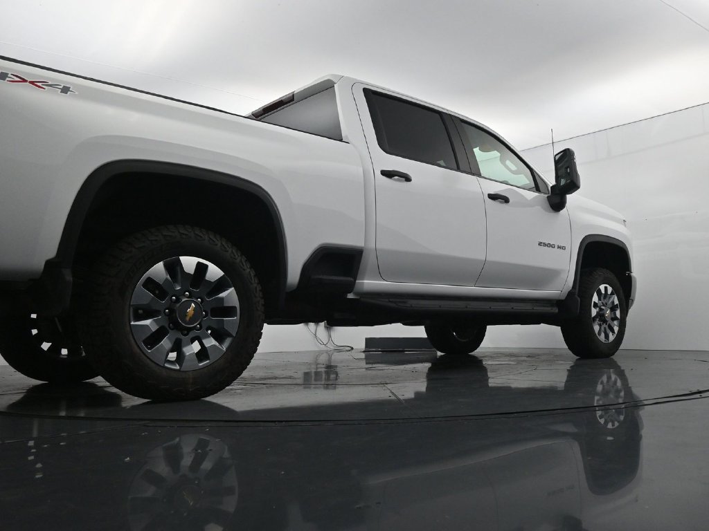 Used 2022 Chevrolet Silverado 2500 Custom w/ Custom Value Package AWD/4WD image 37