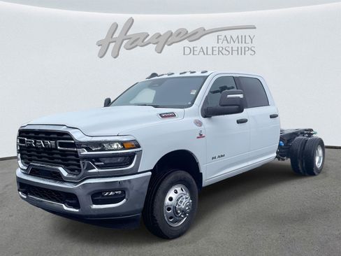 New 2026 RAM 3500 Big Horn AWD/4WD image 14