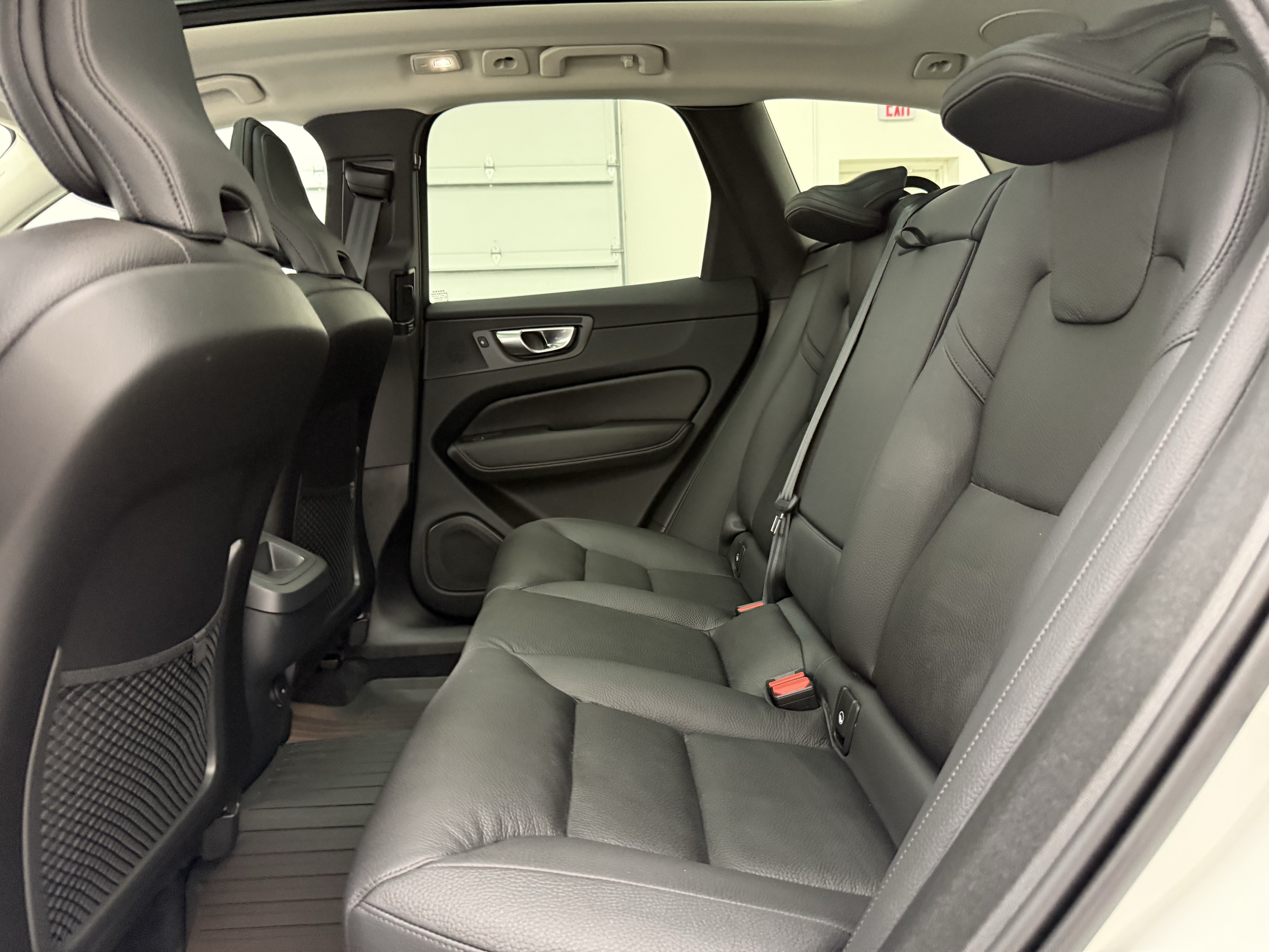 Certified 2024 Volvo XC60 B5 Plus w/ Protection Package Premier AWD/4WD image 25