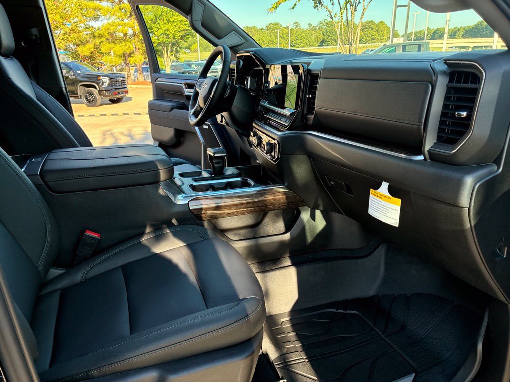 New 2026 Chevrolet Silverado 1500 RST w/ Redline Edition AWD/4WD image 23