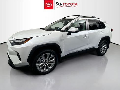 Used 2025 Toyota RAV4 XLE Premium w/ Weather Package FWD image 9