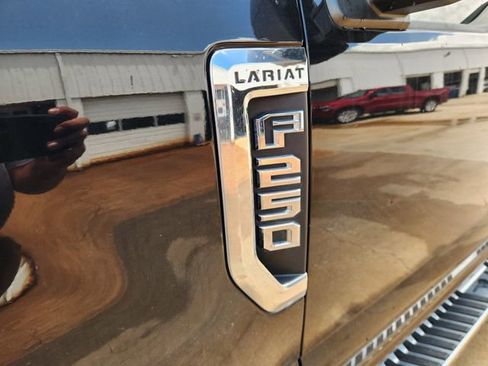 Used 2020 Ford F250 Lariat w/ Lariat Value Package AWD/4WD image 8