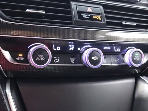Used 2018 Honda Accord Sport image 22