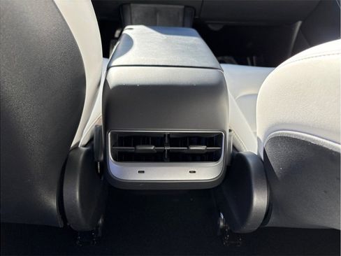 Used 2021 Tesla Model 3 Performance image 36