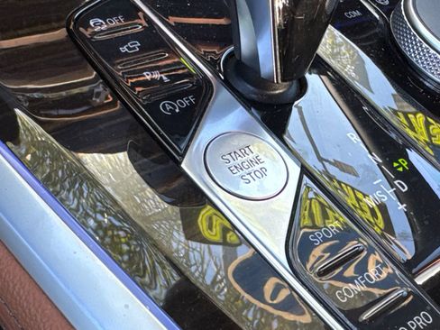 Used 2019 BMW X5 xDrive40i w/ Premium Package image 17