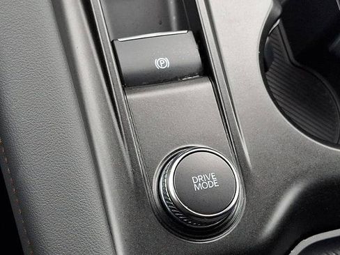 Certified 2025 Ford Explorer Active image 26