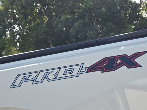 Used 2022 Nissan Frontier PRO-4X w/ Pro-4X Premium Package AWD/4WD image 10