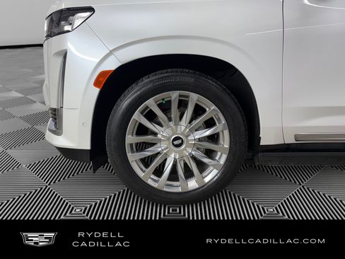 Used 2022 Cadillac Escalade Premium Luxury w/ Performance Package AWD/4WD image 9