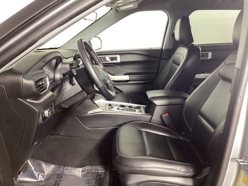 Used 2023 Ford Explorer XLT w/ Equipment Group 202A image 19