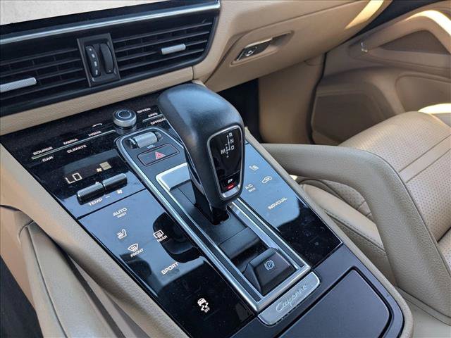 Used 2020 Porsche Cayenne AWD/4WD image 11