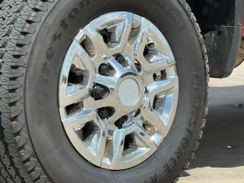 Used 2022 Chevrolet Silverado 2500 LT w/ Convenience Package AWD/4WD image 12
