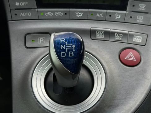 Used 2015 Toyota Prius Two image 31