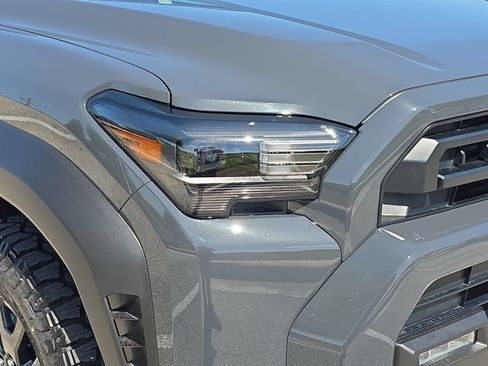 New 2026 Toyota 4Runner SR5 AWD/4WD image 26