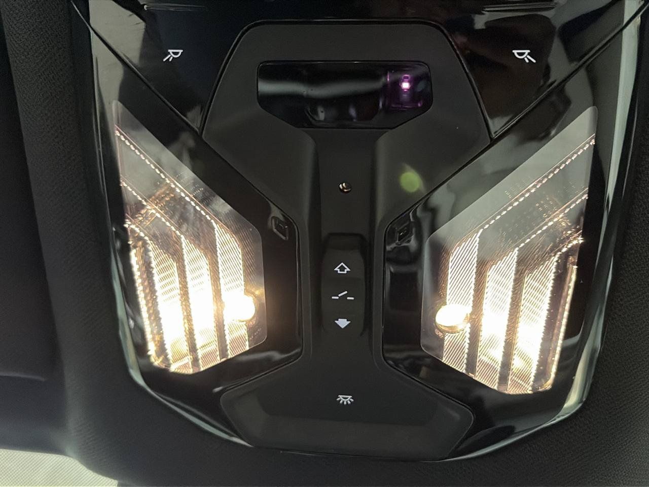 Used 2024 BMW i7 xDrive60 AWD/4WD image 18