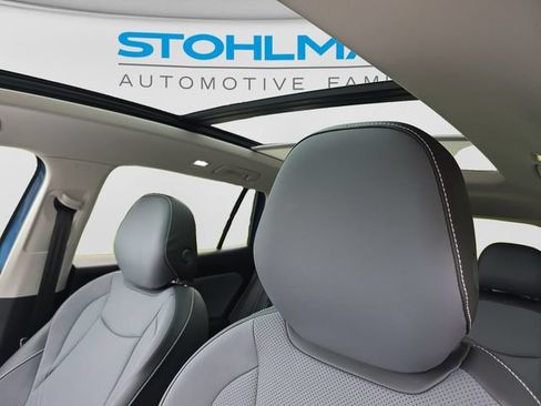 Used 2026 Volkswagen Tiguan SE w/ Panoramic Sunroof Package AWD/4WD image 12