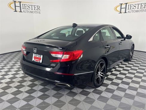 Used 2021 Honda Accord Touring image 3
