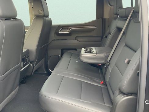 New 2026 GMC Sierra 1500 SLT image 12