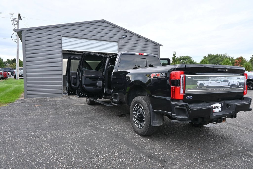 Used 2024 Ford F350 Platinum AWD/4WD image 18
